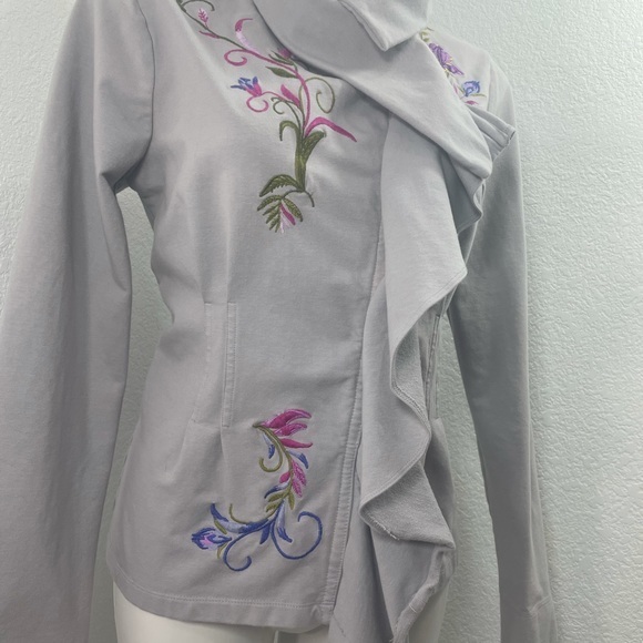 Antoinette C Embroidered Waterfall Frill Front Zip Jacket - Picture 6 of 16